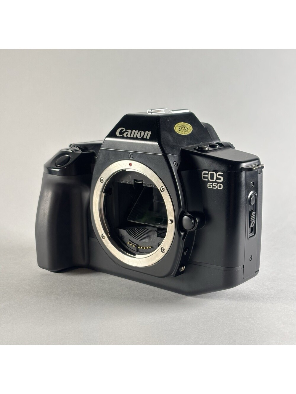 Canon EOS 650 35mm Film SLR Camera Body Only - Tested & Working